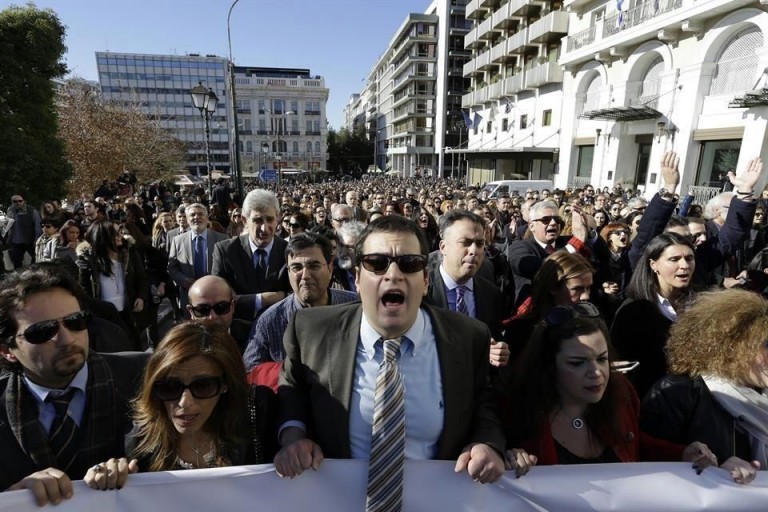 MARCHAN ABOGADOS GRIEGOS CONTRA RECORTES