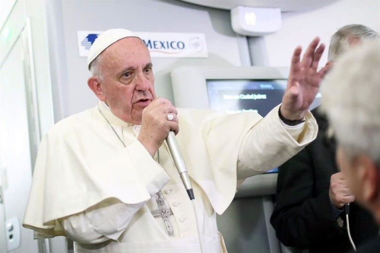 PAPA EXIGE RENUNCIA A QUIEN SOLAPE PEDERASTAS