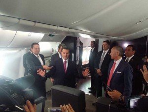 Enrique Peña Nieto presume su nuevo avión presidencial