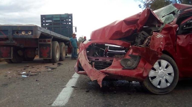 Casi no la cuenta, tras brutal choque al norte de Mérida