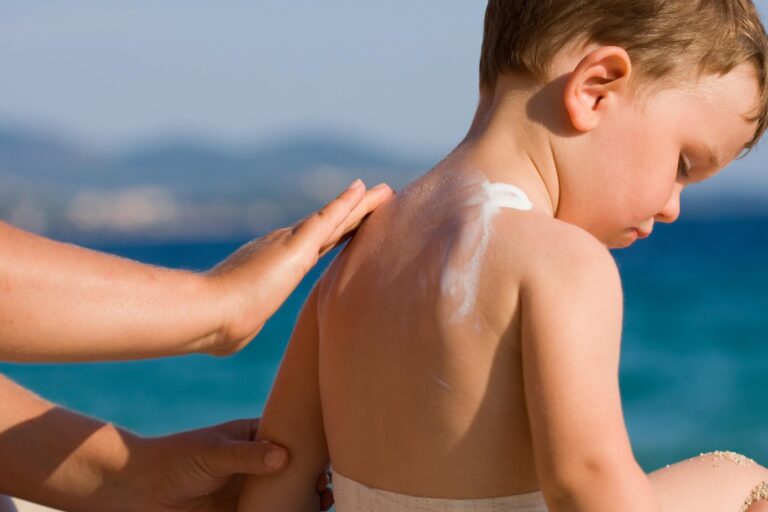 Cuidado de la piel de los niños en época de calor