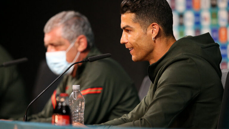 Coca-Cola pierde 4.000 millones de dólares tras el gesto de Cristiano Ronaldo