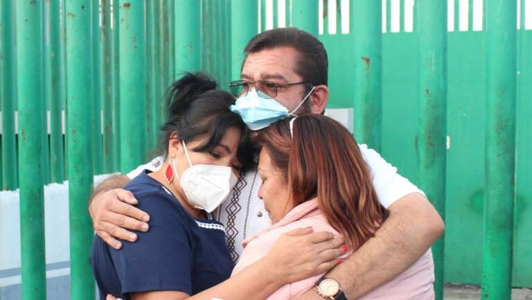 Tras 21 años de encierro, inocente de asesinato recupera libertad