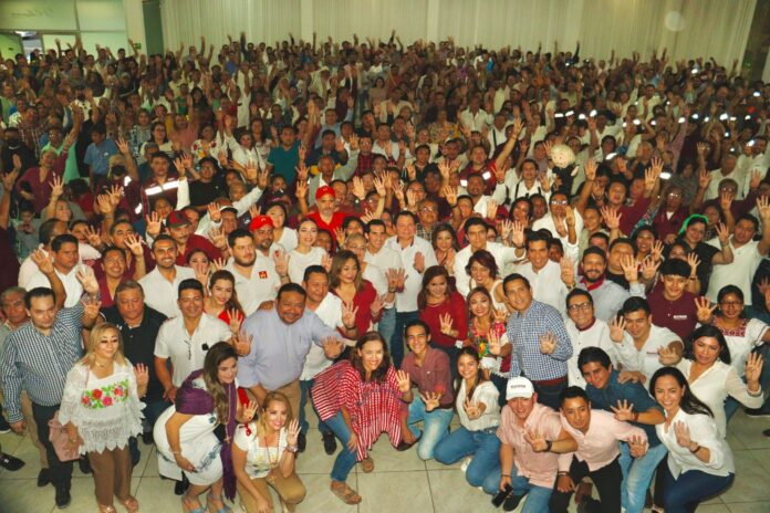 Rommel recibe respaldo de cientos de morenistas Tan importante es para el movimiento obradorista ganar Mérida, que ha realizado un audaz giro en la contienda electoral al reconocer la victoria del Dip. Rommel Pacheco como mejor posicionado para encabezar la defensa de la cuarta transformación en Mérida.