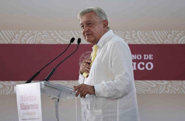 Conversación Telefónica entre López Obrador y Biden: Enfoque en Soluciones Integrales para la Migración