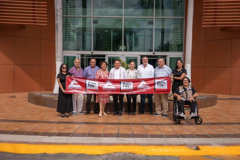 Gobernador Joaquín Díaz Mena da el banderazo al Buen Fin 2025 en Yucatán