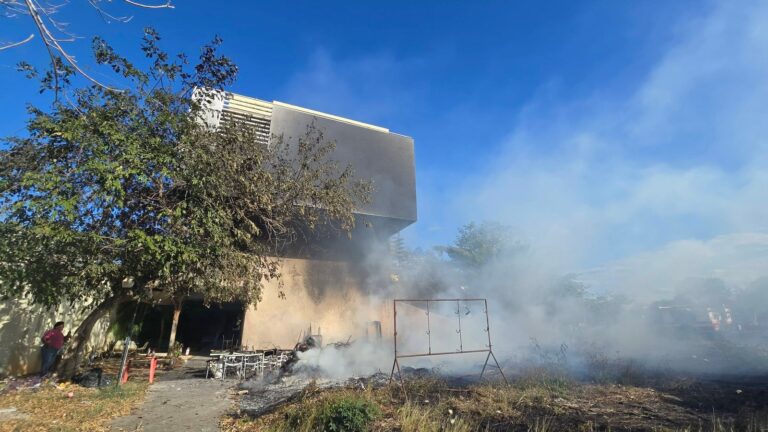 ARDE EN LLAMAS LA FACULTAD DE PSICOLOGÍA DE LA UADY