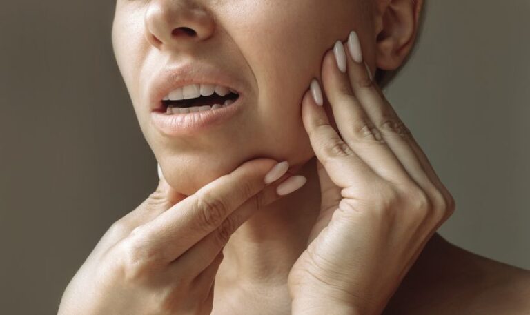 Los problemas en la articulación temporomandibular asociados con osteofitos