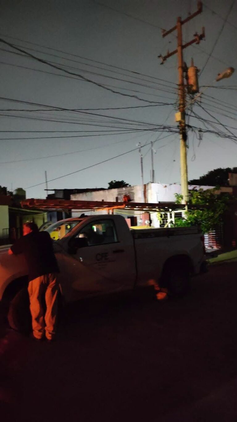 Vecinos de Plan de Ayala Sur bloquean avenida tras 10 años de fallas