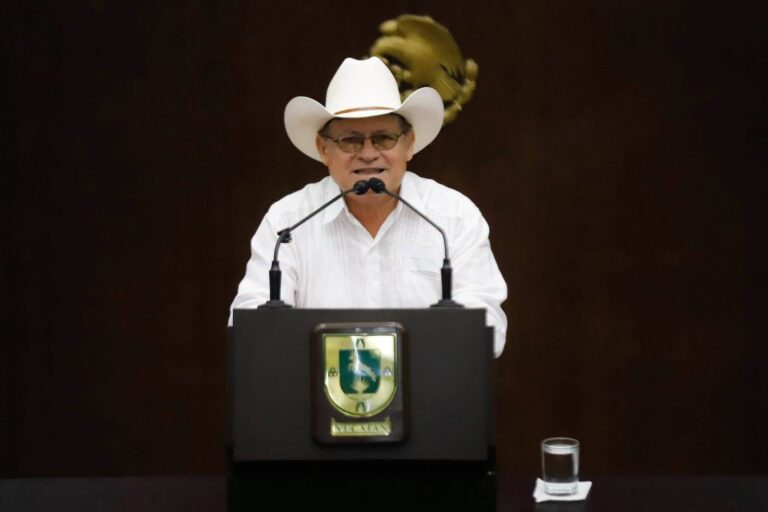 Wilmer Monforte reprende a Osado Osante por forcejeo con personal de seguridad del Congreso