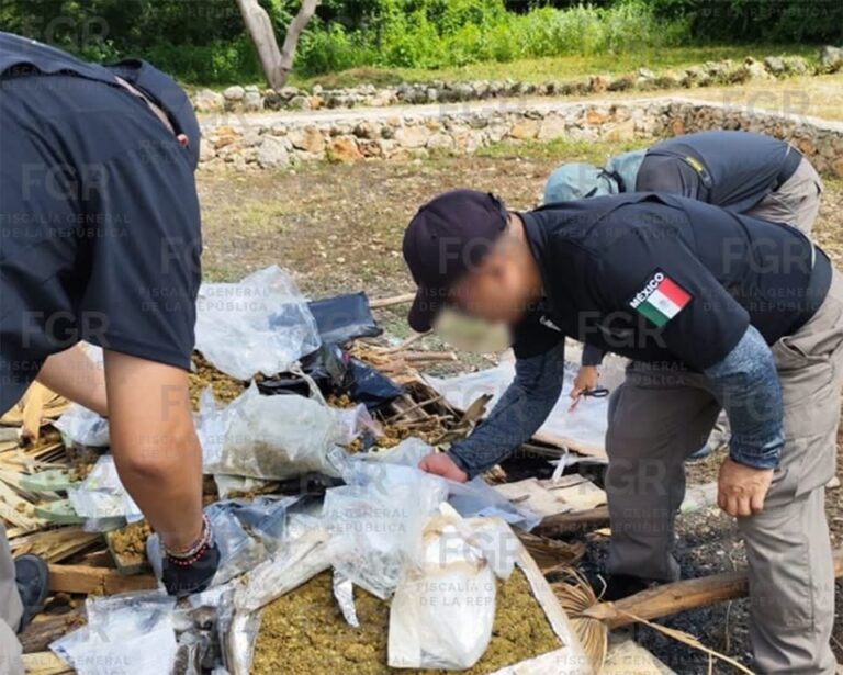 FGR destruye casi 24 kilos de narcóticos y más de 8 mil objetos relacionados con delitos en Yucatán